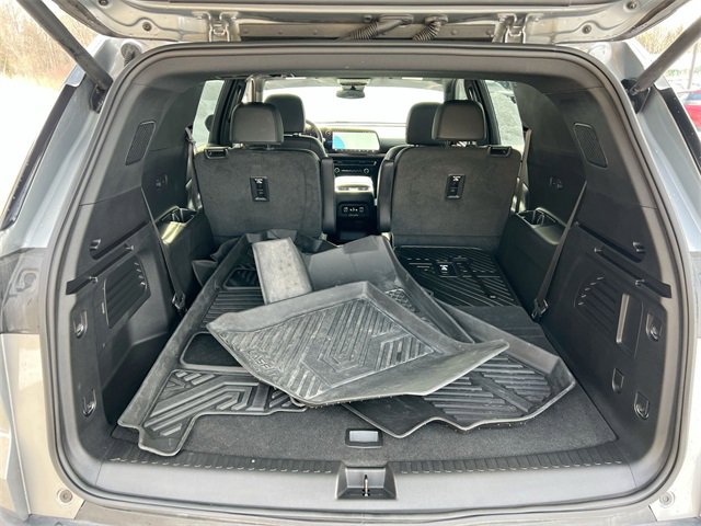 Used 2025 Chevrolet Traverse Z71 w/ Driver Confidence Package image 25