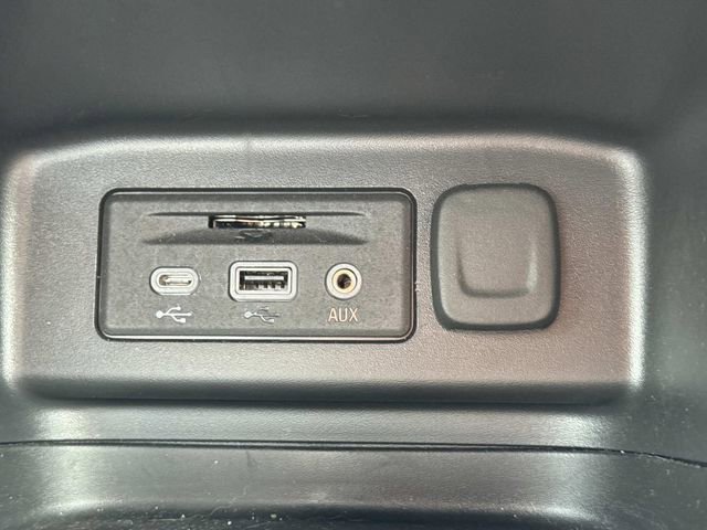 Used 2023 Chevrolet Equinox RS w/ RS Leather Package image 16