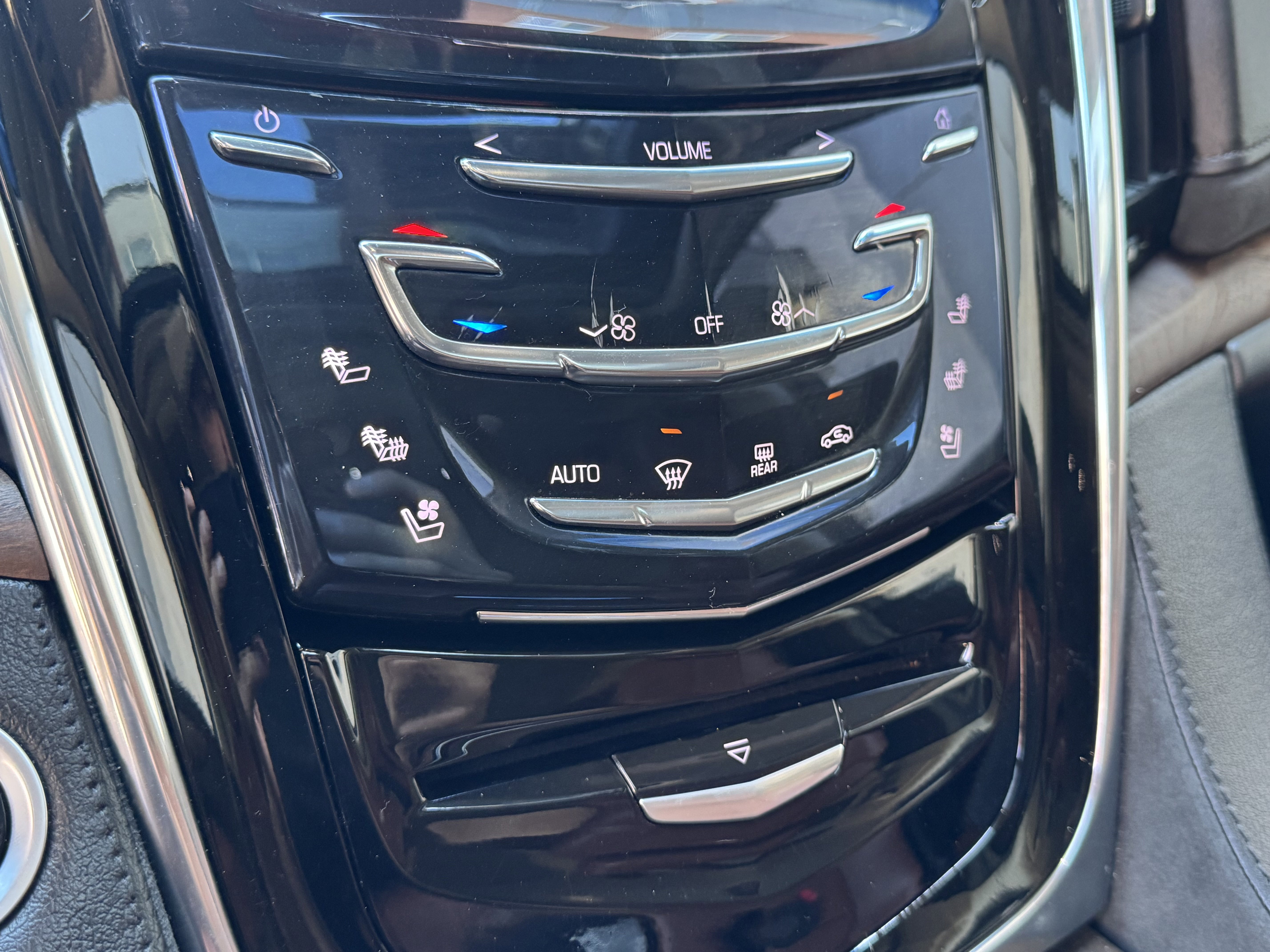 Used 2017 Cadillac Escalade ESV Luxury image 26