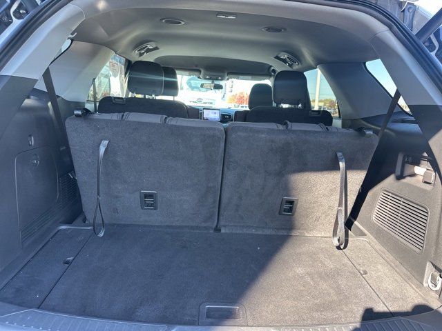 Used 2023 Ford Explorer XLT image 12