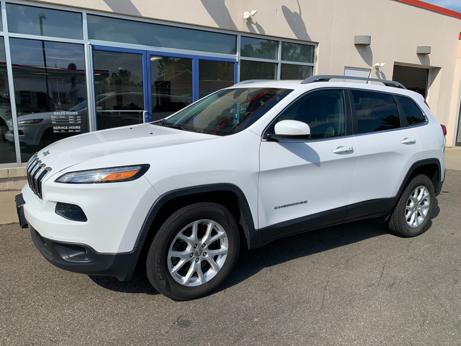 Used 2018 Jeep Cherokee Latitude Plus w/ Comfort/Convenience Group