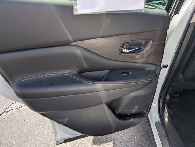 Certified 2024 Nissan Murano Platinum w/ Cargo Package AWD/4WD image 11