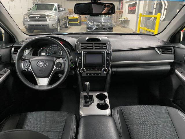 Used 2013 Toyota Camry XLE image 15