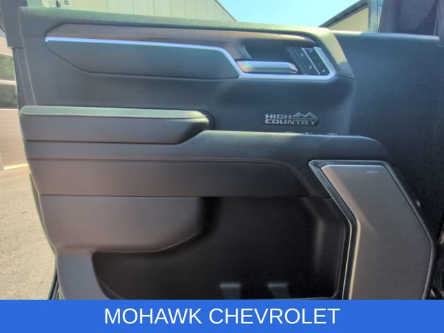 Used 2025 Chevrolet Silverado 1500 High Country w/ High Country Premium Package AWD/4WD image 23