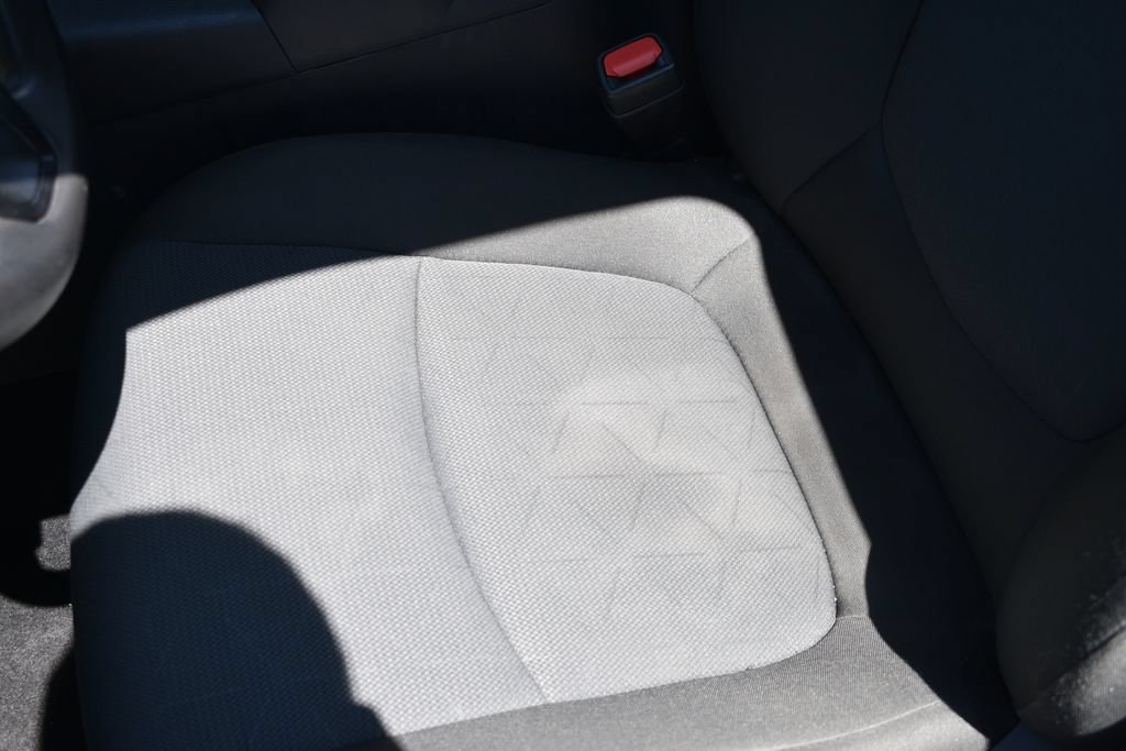 Used 2025 Toyota RAV4 XLE FWD image 10