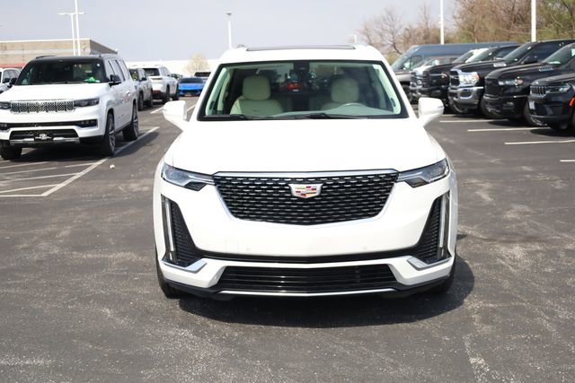 Used 2023 Cadillac XT6 Premium Luxury image 3