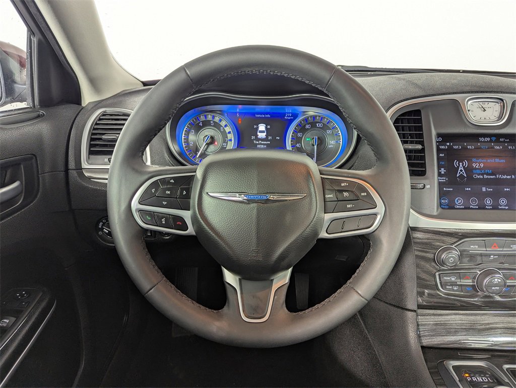 Used 2022 Chrysler 300 Touring image 17