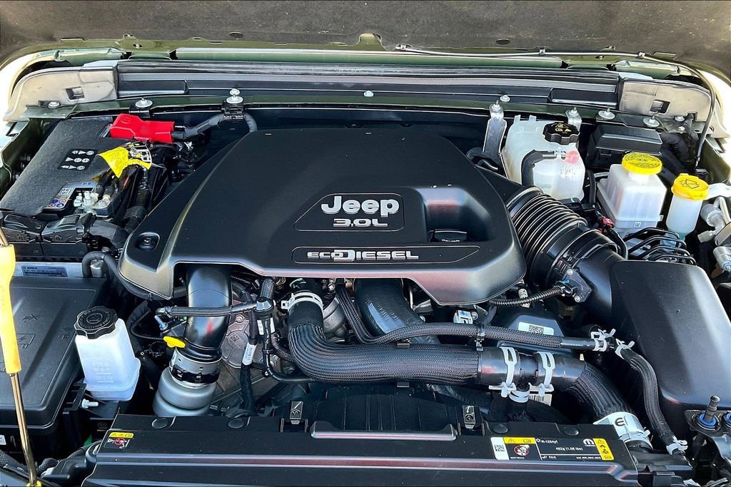 Used 2023 Jeep Gladiator Sport image 9