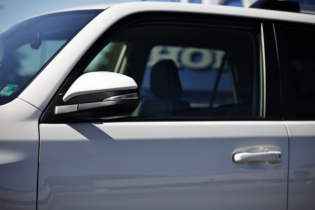 Used 2024 Toyota 4Runner SR5 Premium image 4