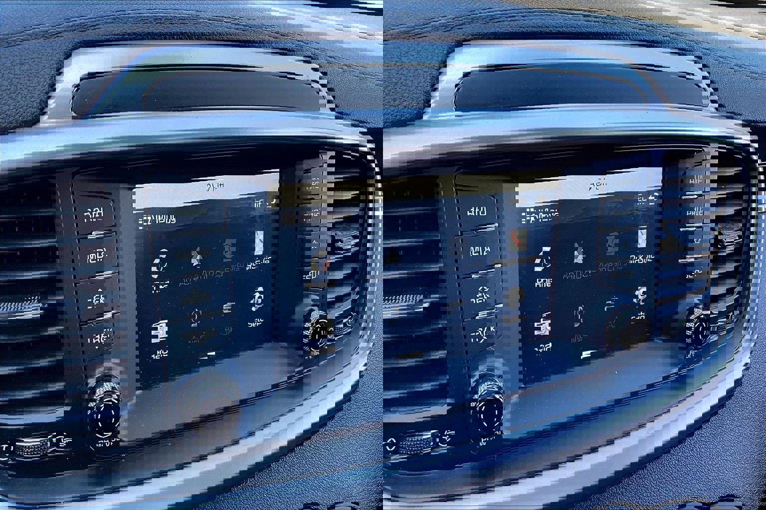 Used 2020 Kia Sorento LX image 37