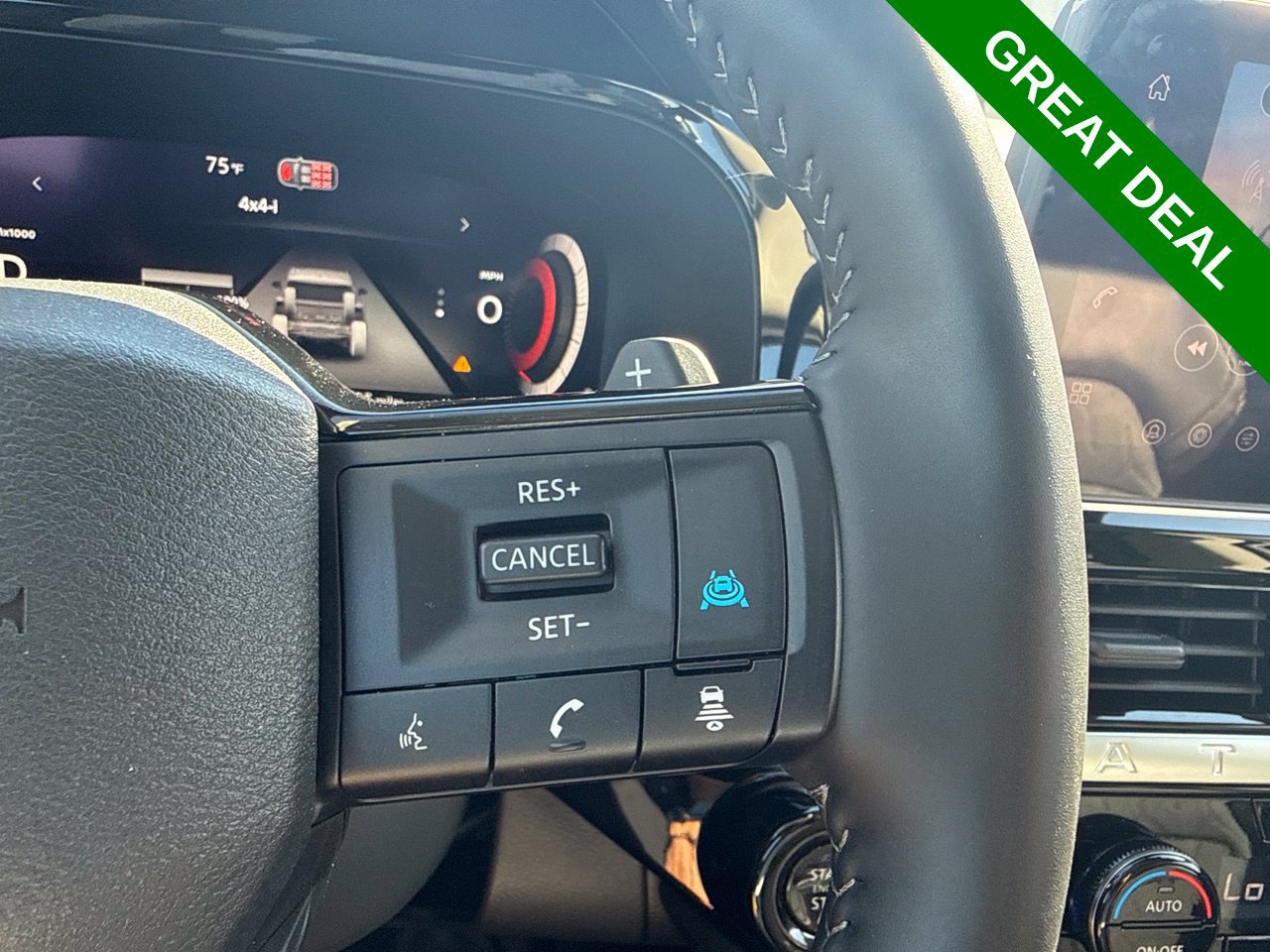 Used 2026 Nissan Pathfinder Platinum w/ Accent Package AWD/4WD image 33