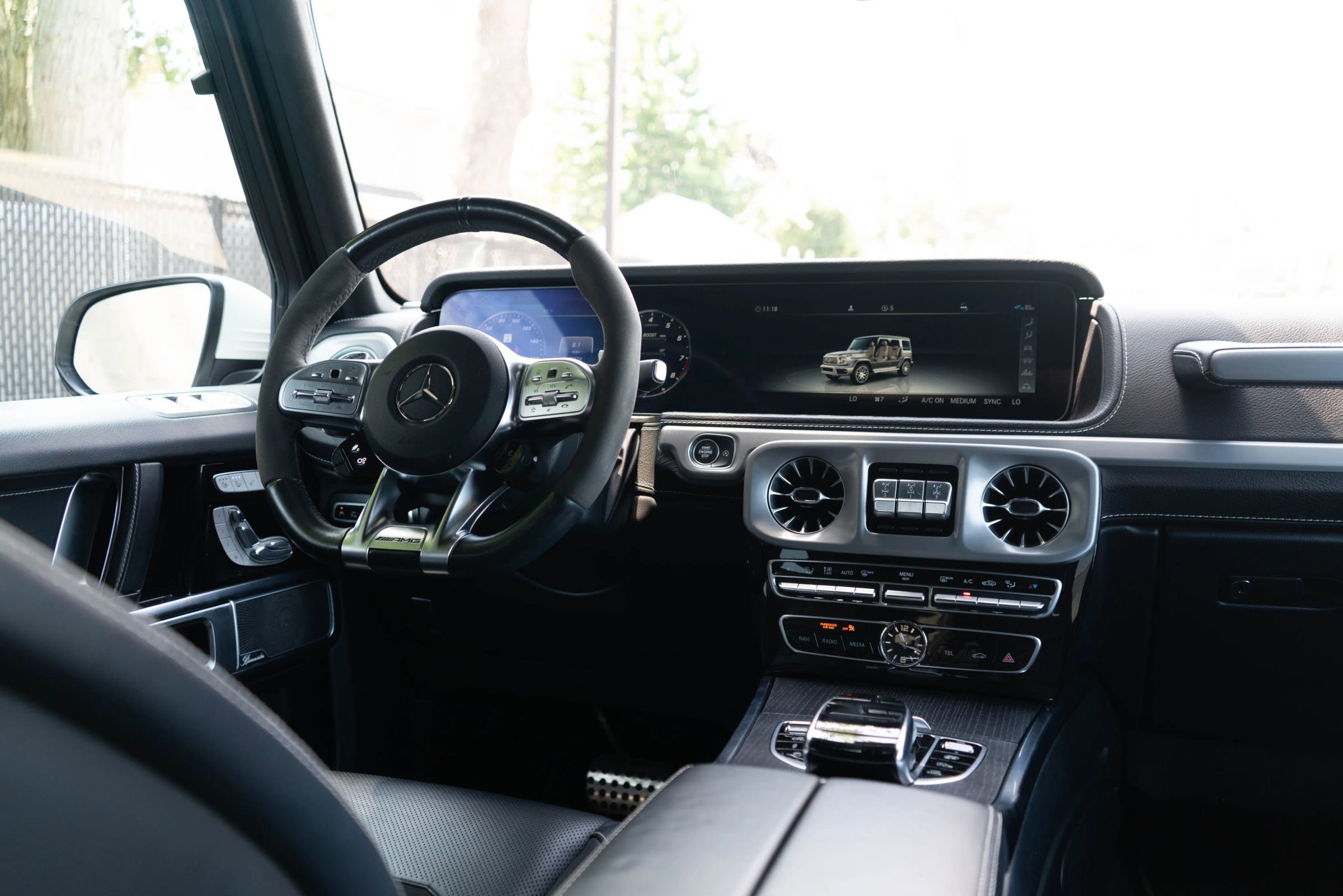 Used 2021 Mercedes-Benz G 63 AMG 4MATIC w/ G Manufaktur Interior Package image 38