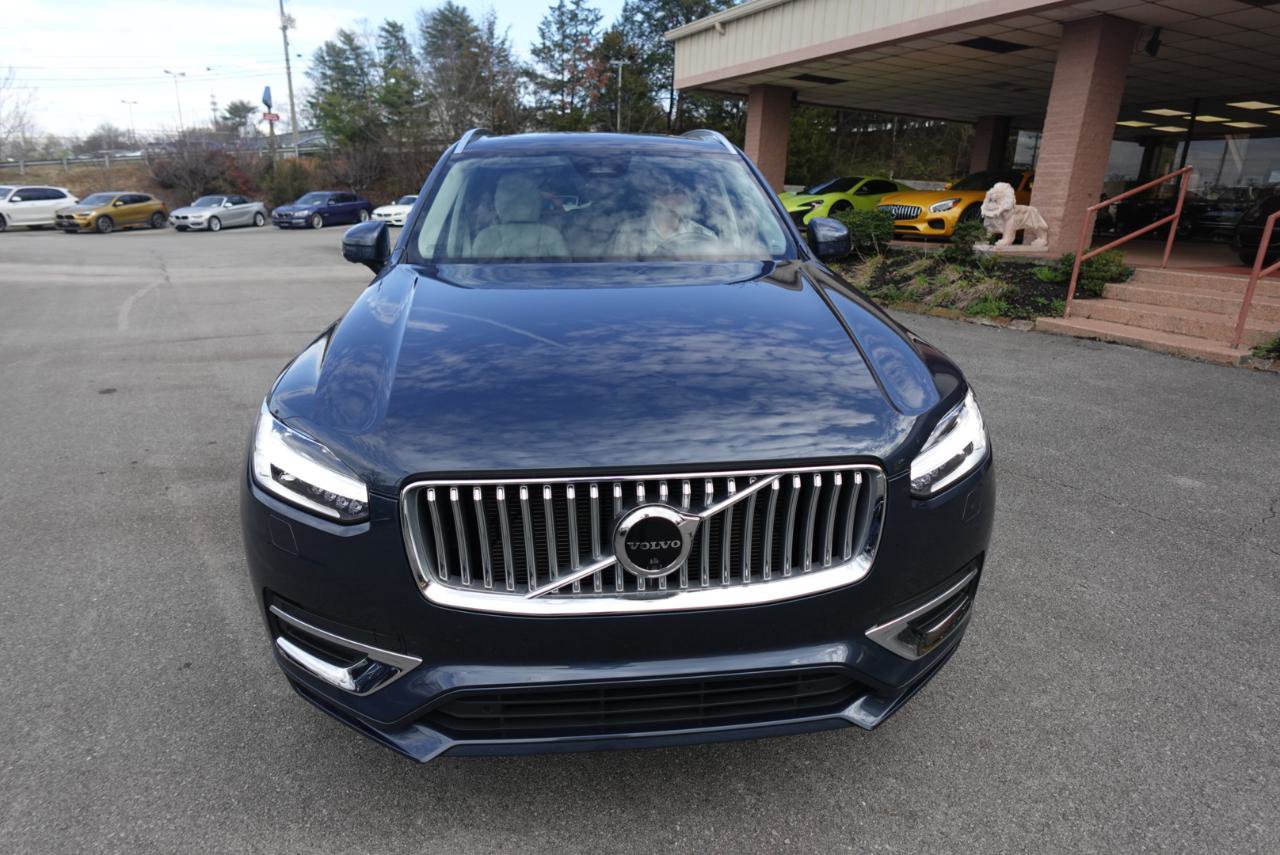 Used 2023 Volvo XC90 B5 Plus w/ Protection Package image 6