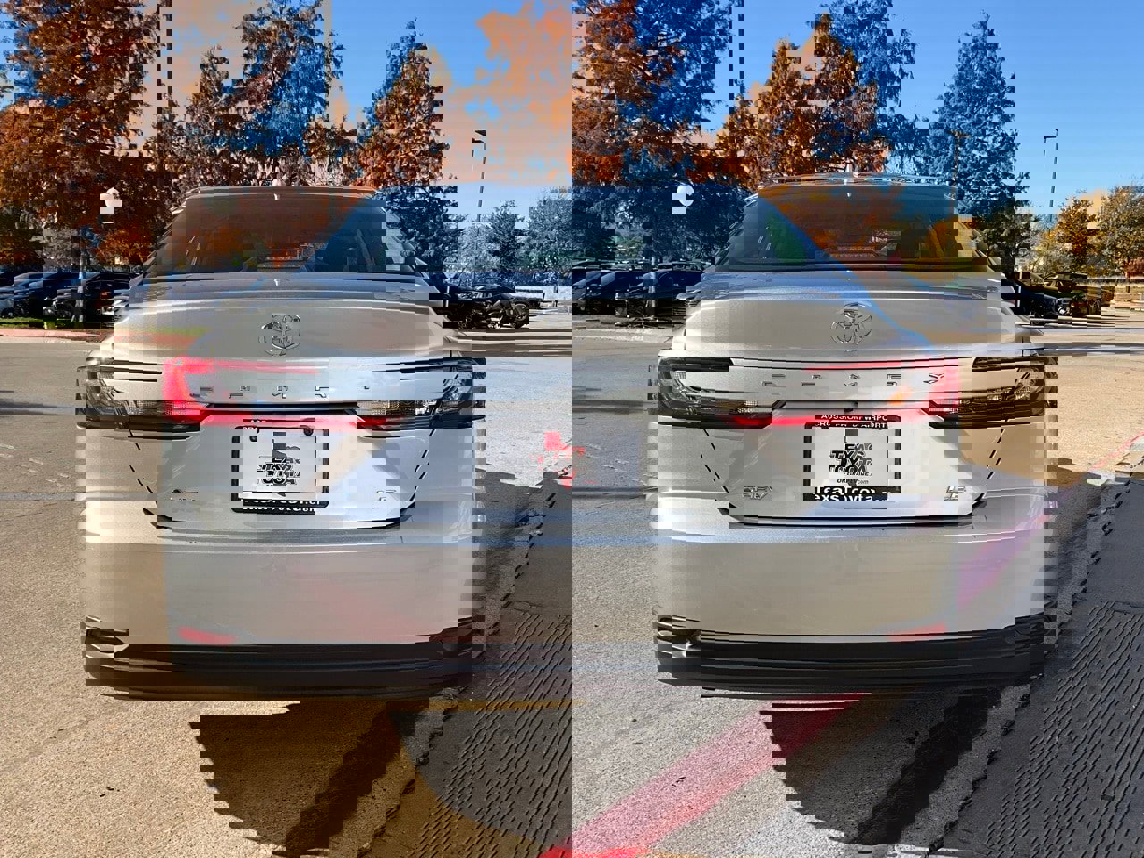 Used 2025 Toyota Camry LE image 7