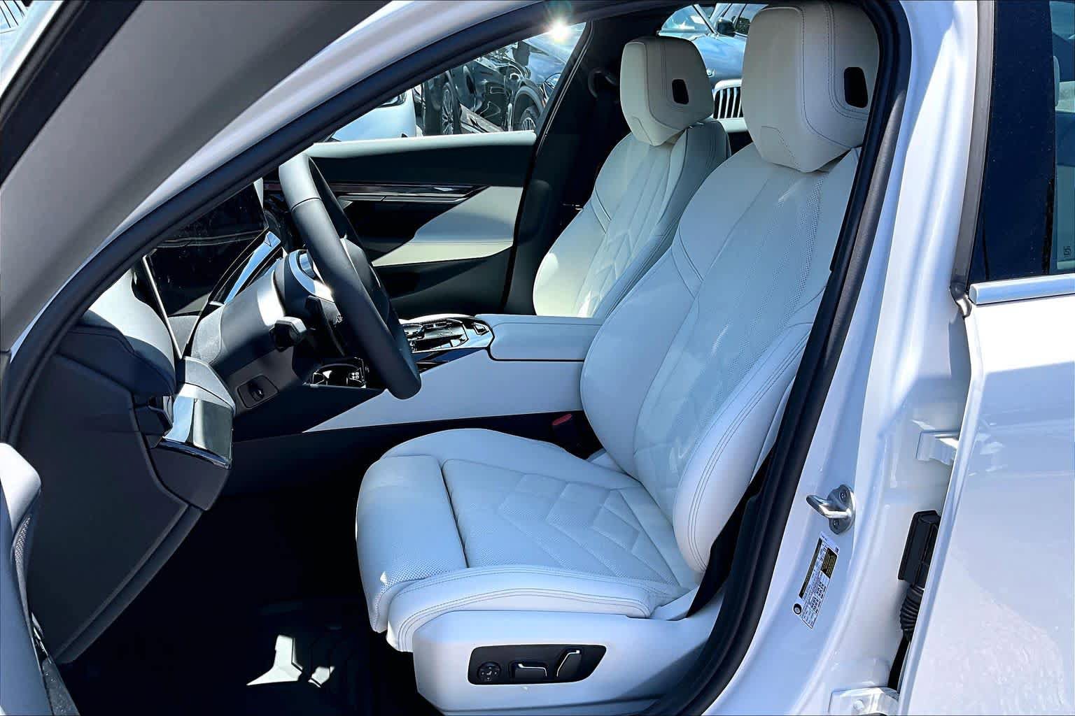 New 2027 BMW 530i RWD image 9