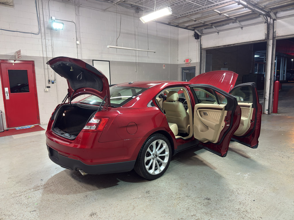 Used 2018 Ford Taurus Limited AWD/4WD image 14