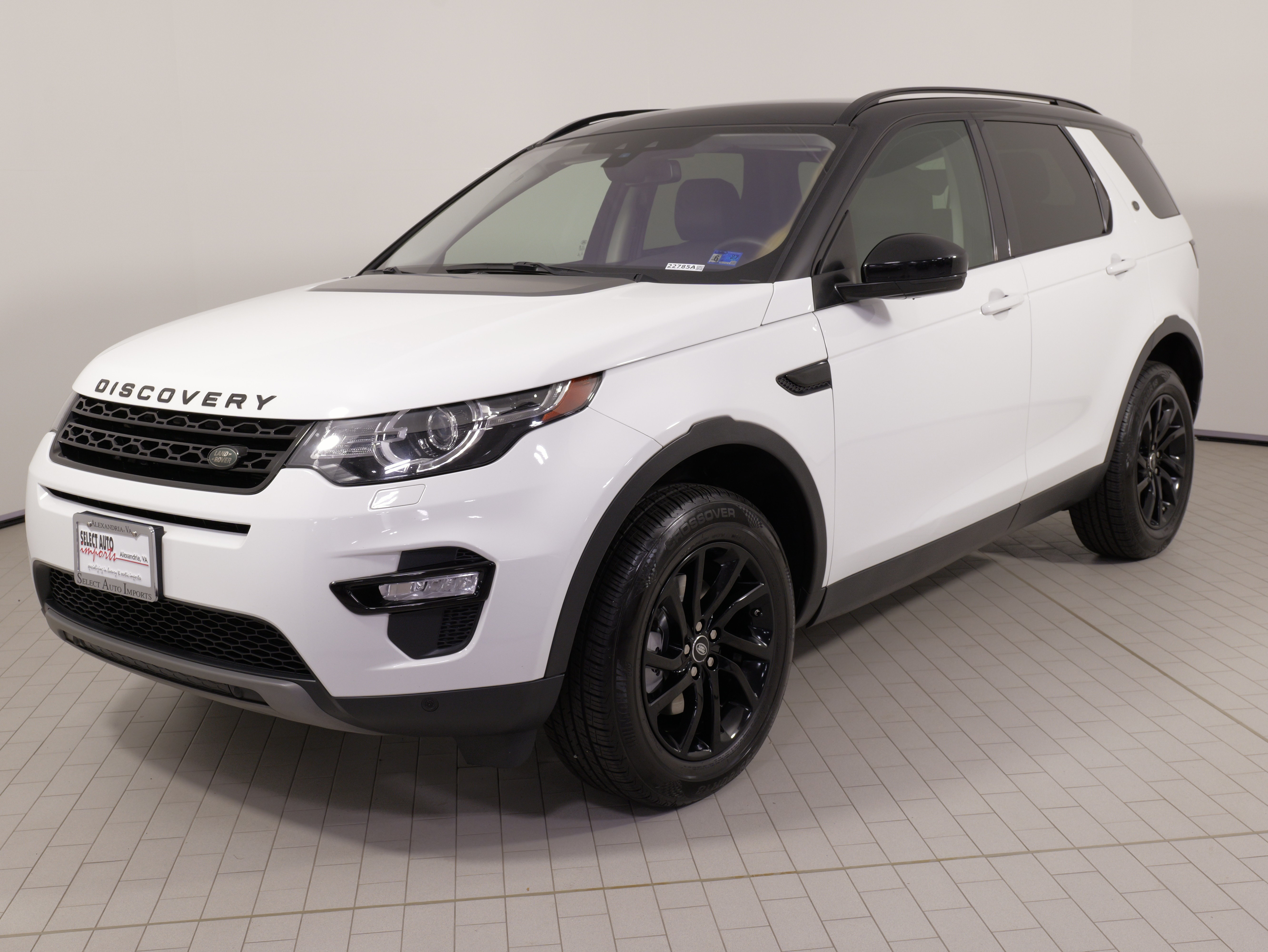 Used 2018 Land Rover Discovery Sport HSE AWD/4WD image 3