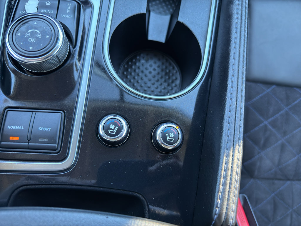 Used 2017 Nissan Maxima SR w/ Midnight Edition image 17