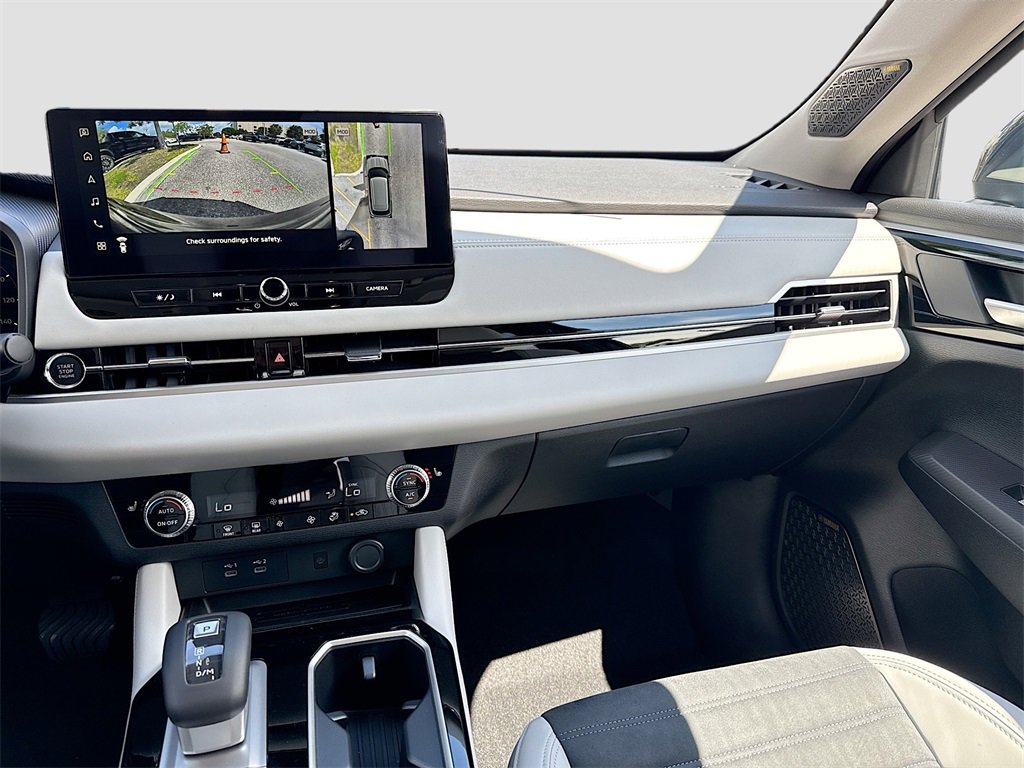 New 2025 Mitsubishi Outlander SE image 25