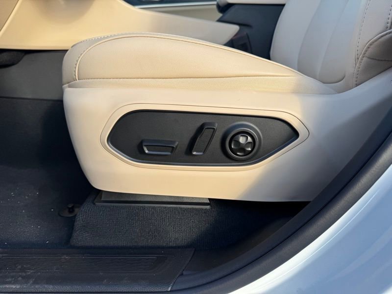 New 2025 Jeep Grand Cherokee Limited w/ Black Appearance Package image 11