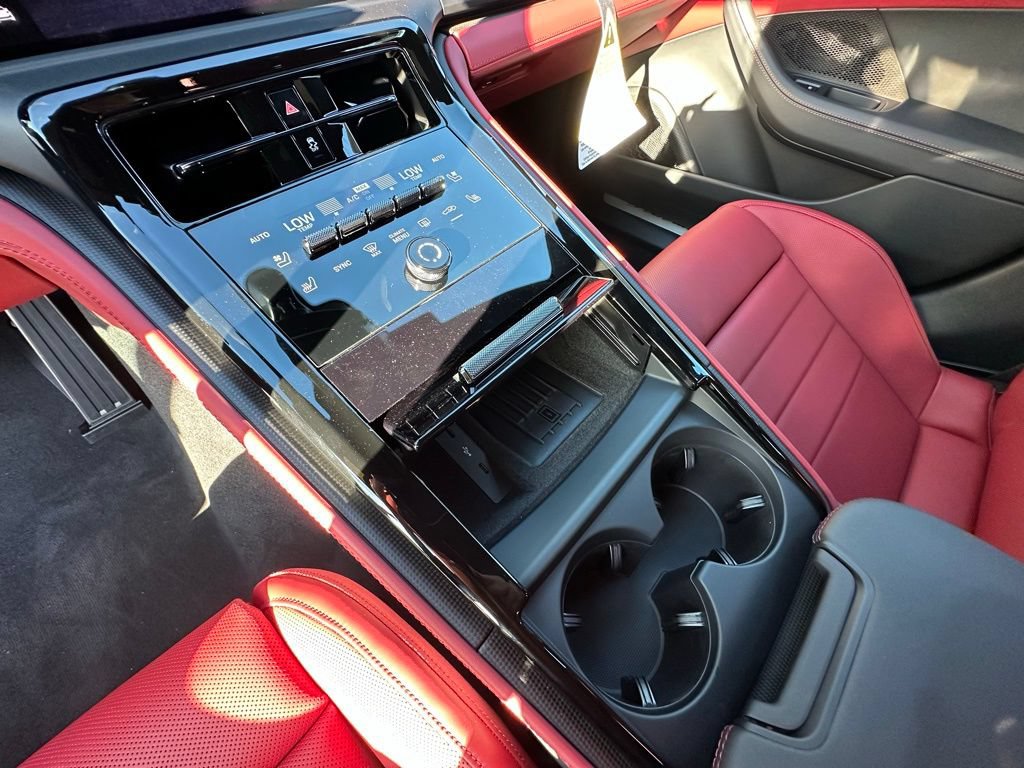 Used 2026 Porsche Panamera RWD image 27