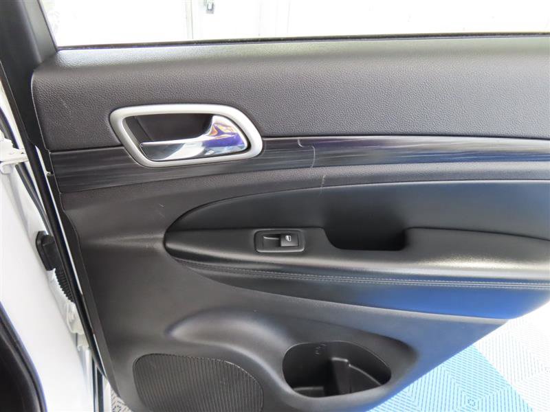 Used 2021 Jeep Grand Cherokee Laredo image 32