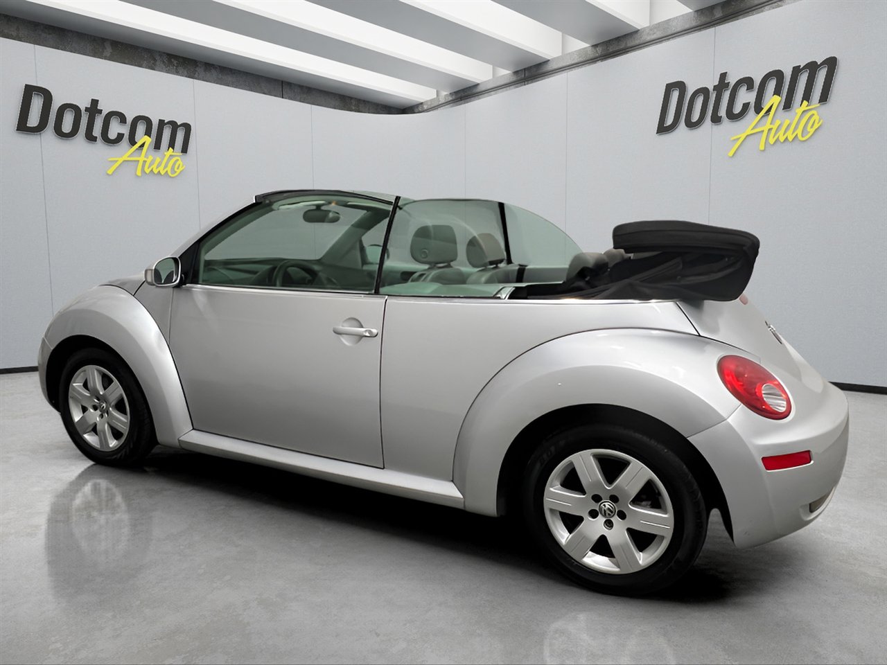 Used 2007 Volkswagen Beetle Convertible w/ Package 1 image 21