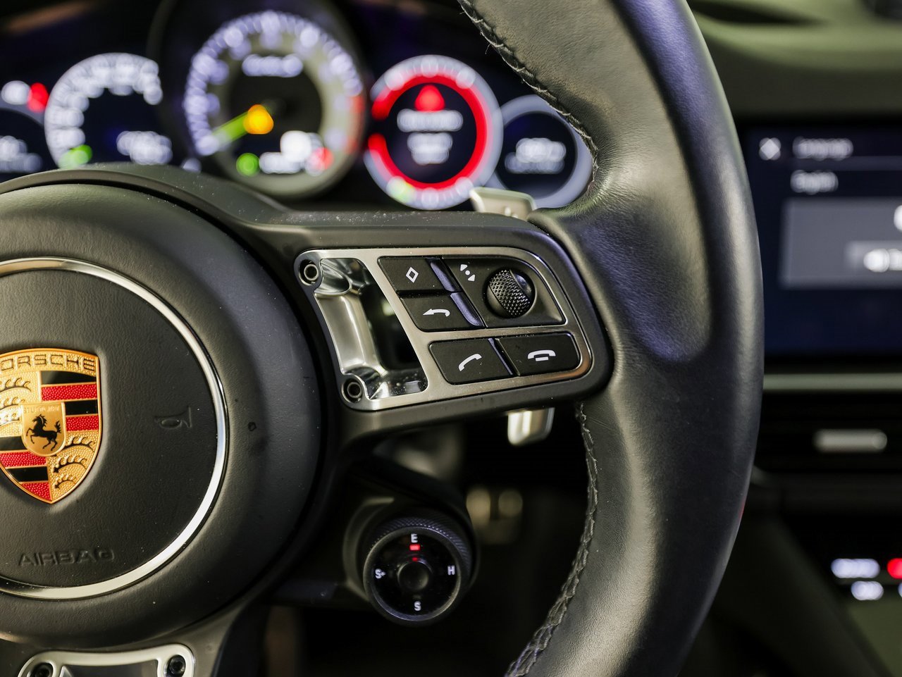 Certified 2022 Porsche Cayenne Turbo S image 16