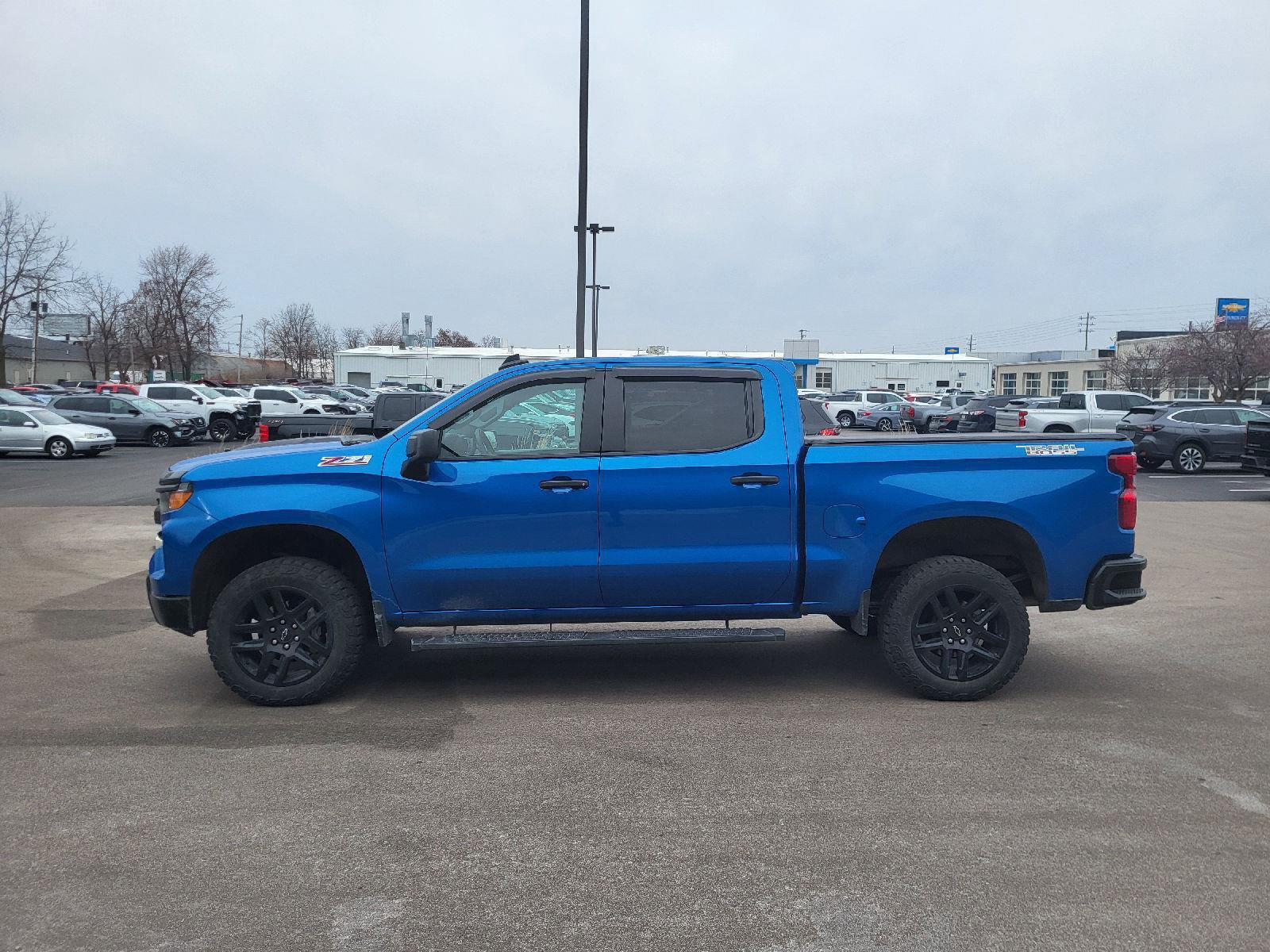 Used 2023 Chevrolet Silverado 1500 Custom Trail Boss w/ LPO, Dark Essentials Package image 6