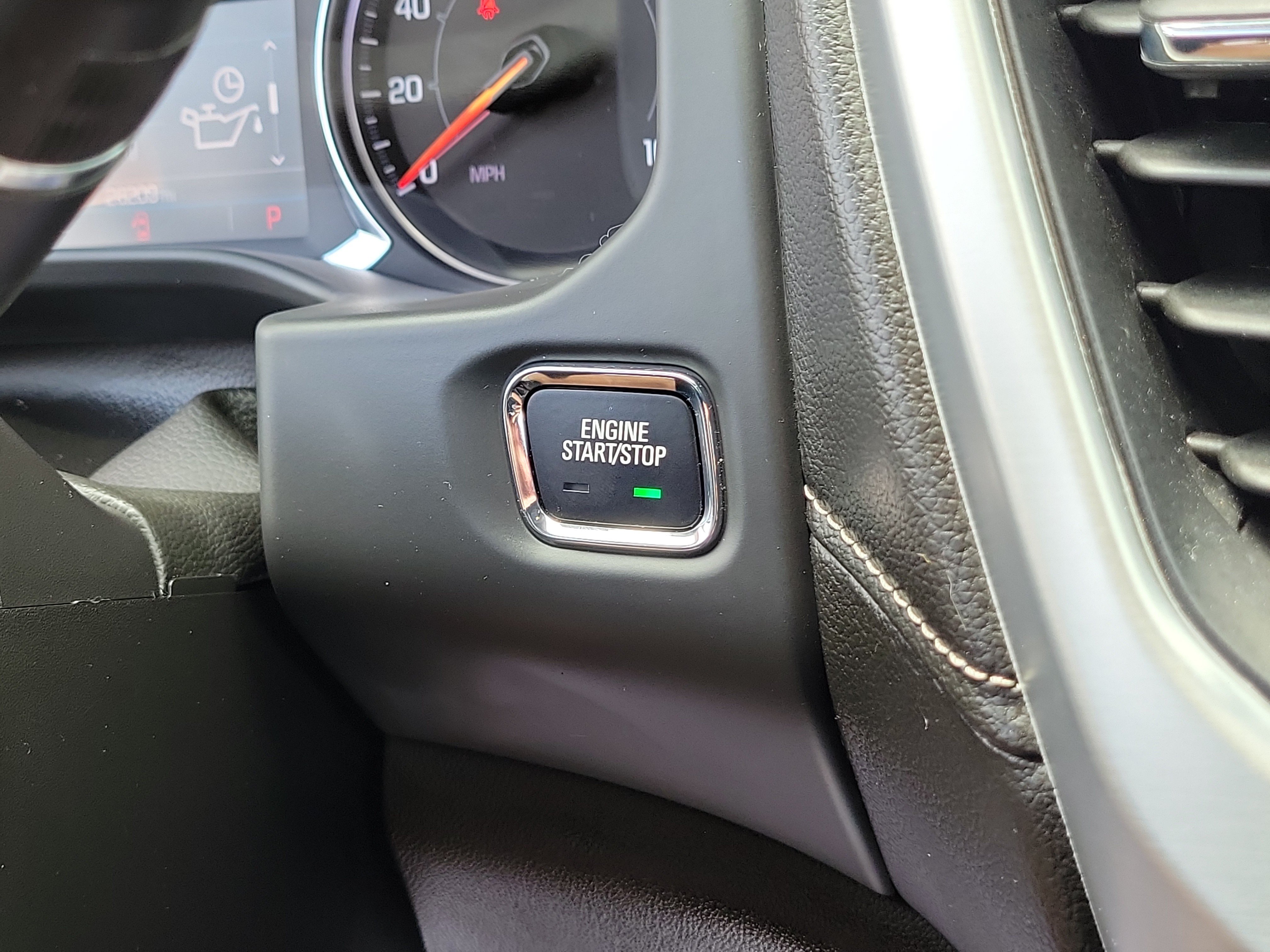 Used 2023 GMC Acadia SLE w/ Driver Convenience Package FWD image 29