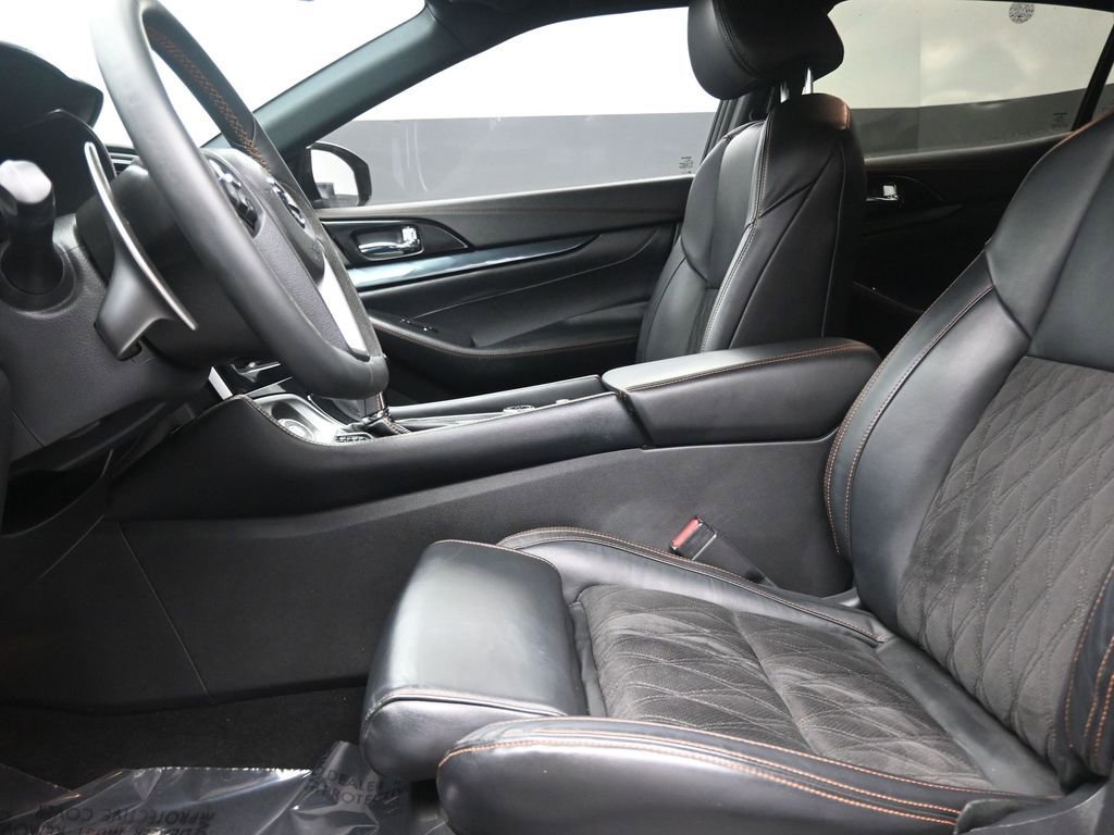 Used 2021 Nissan Maxima SR w/ Sport Mat Group image 13