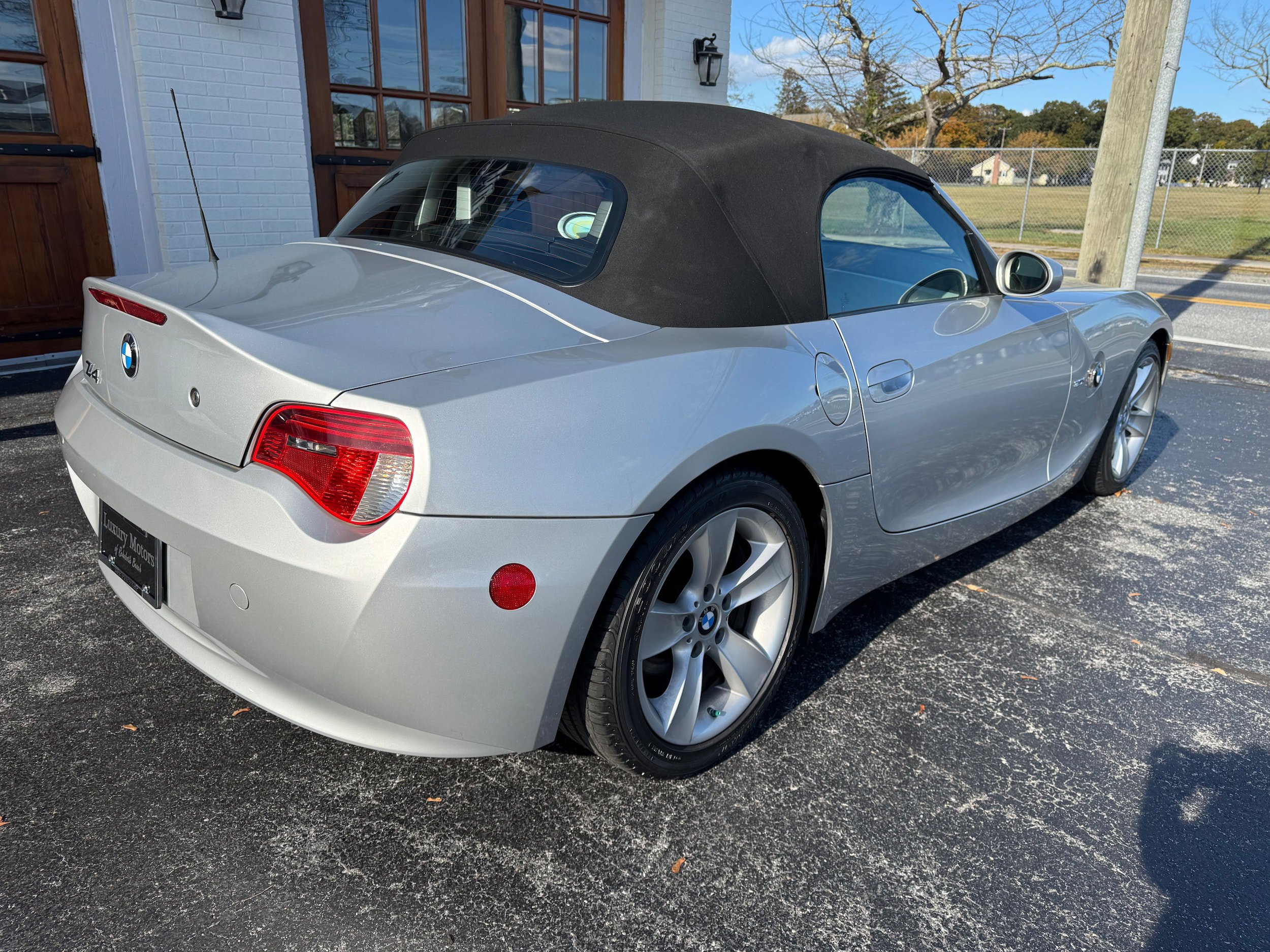 Used 2006 BMW Z4 3.0i RWD image 15