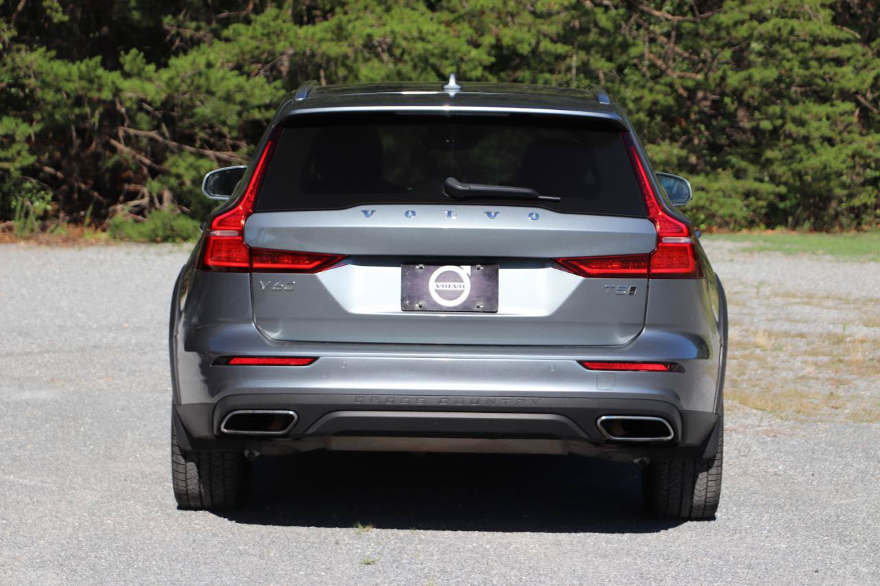 Used 2019 Volvo V60 T5 Cross Country AWD/4WD image 4