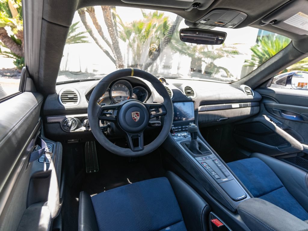 Used 2025 Porsche 718 Cayman GT4 RS w/ Weissach Package RWD image 32