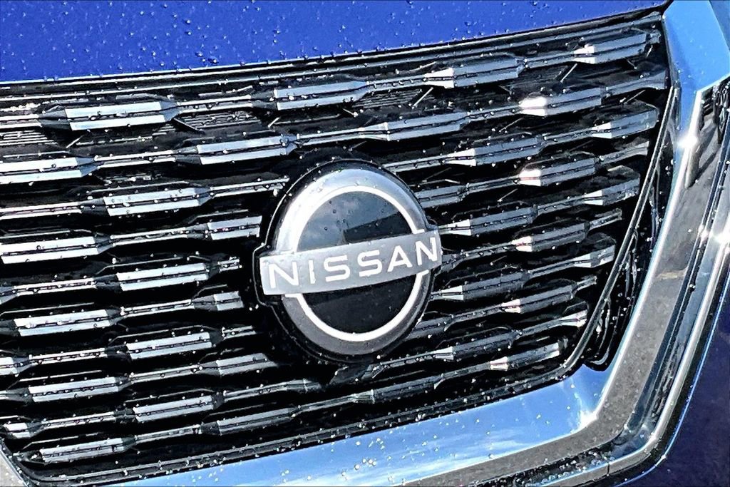 Used 2022 Nissan Rogue S AWD/4WD image 11
