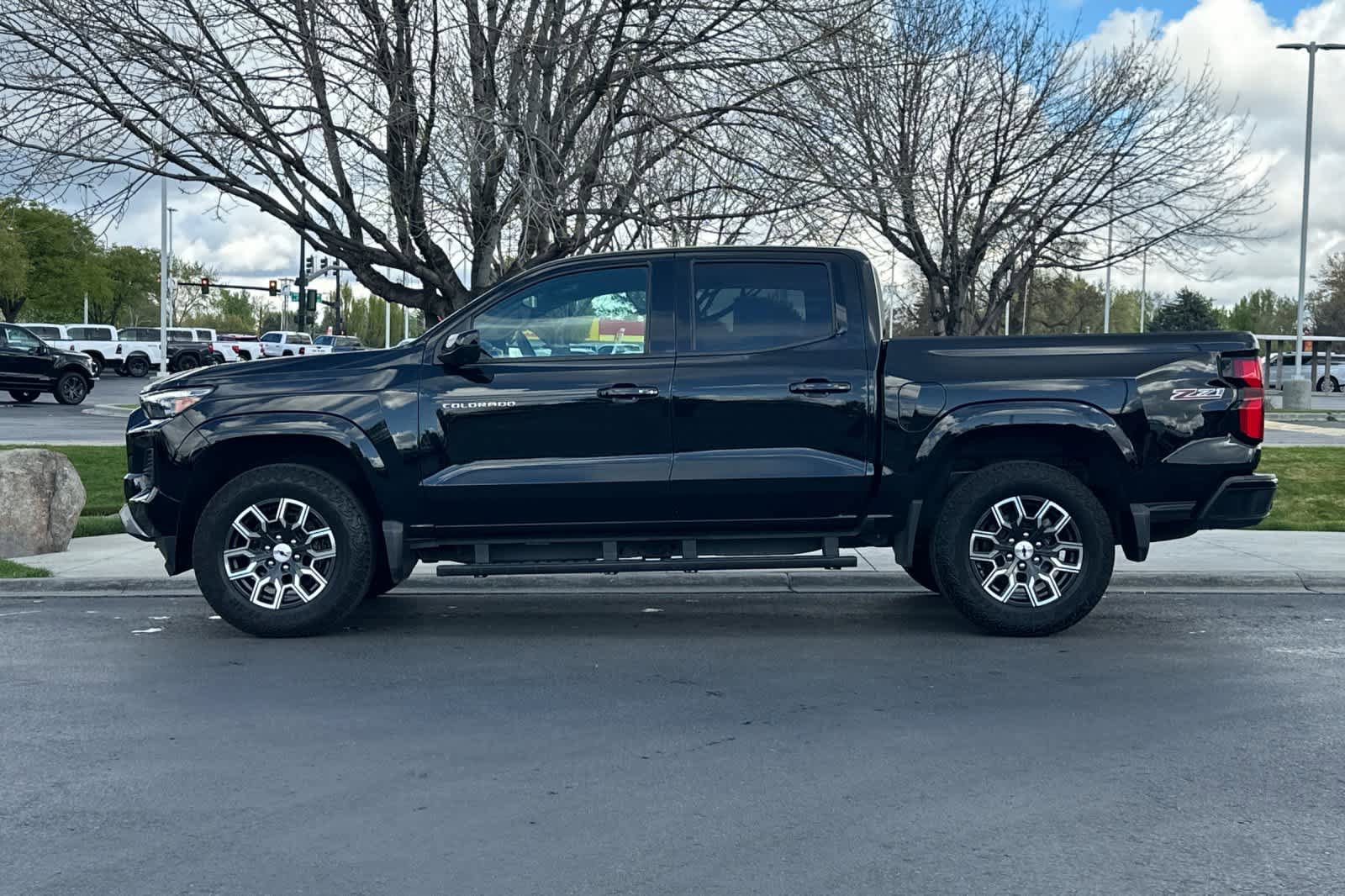 Used 2024 Chevrolet Colorado Z71 w/ Z71 Convenience Package 2 AWD/4WD image 5