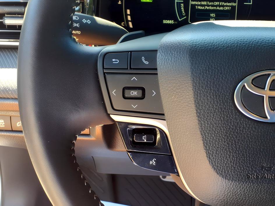 Certified 2025 Toyota Camry SE FWD image 23