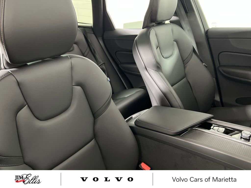 New 2025 Volvo XC60 B5 Core w/ Climate Package image 25