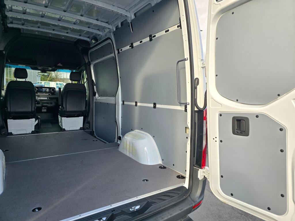 New 2025 Mercedes-Benz Sprinter 2500 image 18