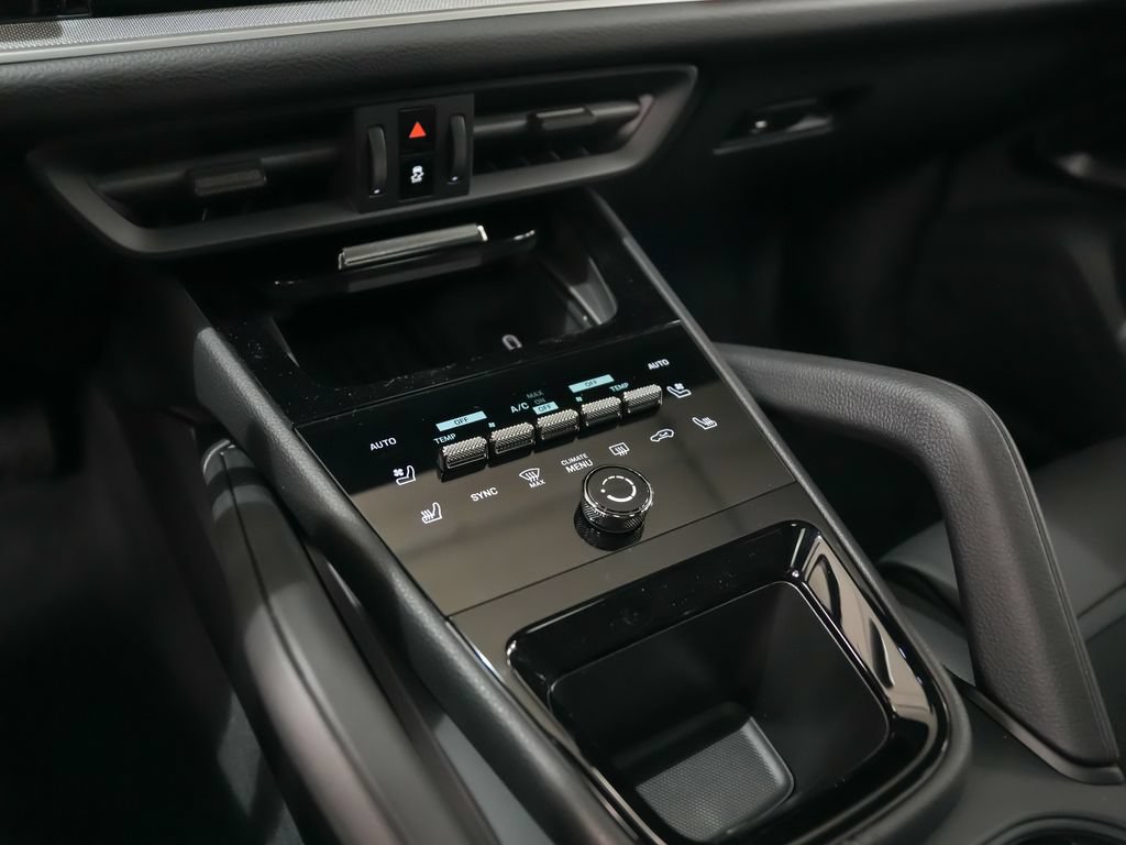 New 2026 Porsche Cayenne Coupe AWD/4WD image 30