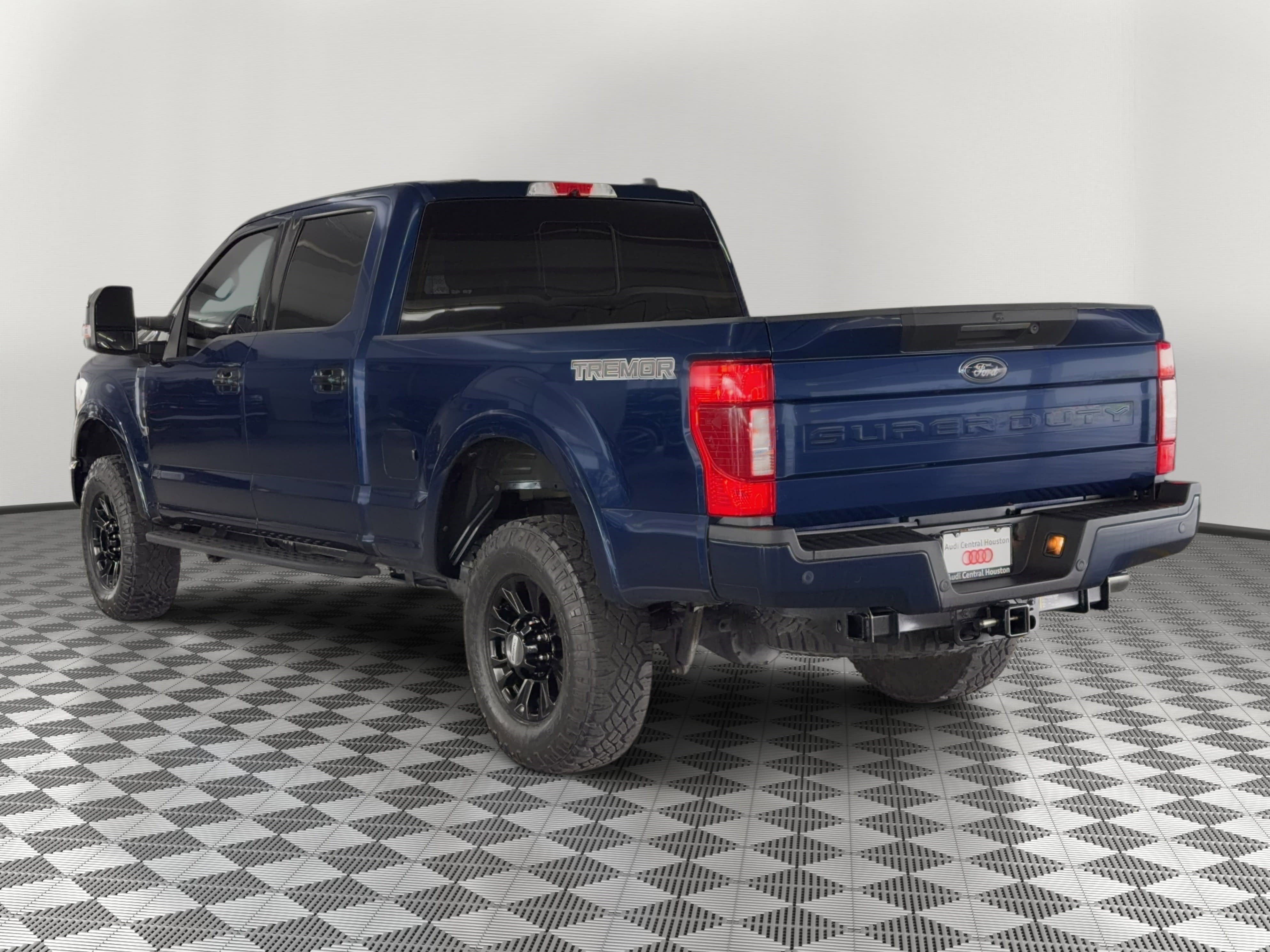 Used 2022 Ford F250 Lariat w/ Tremor Off-Road Package image 3