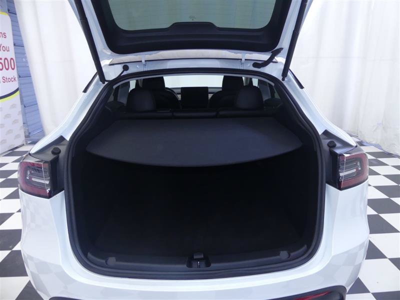 Used 2024 Tesla Model Y Long Range AWD/4WD image 27