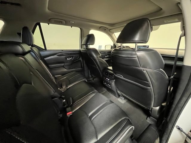 Used 2023 Honda Pilot Elite image 12