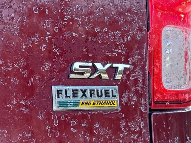 Used 2019 Dodge Grand Caravan SXT w/ Rear Park Assist Package image 6