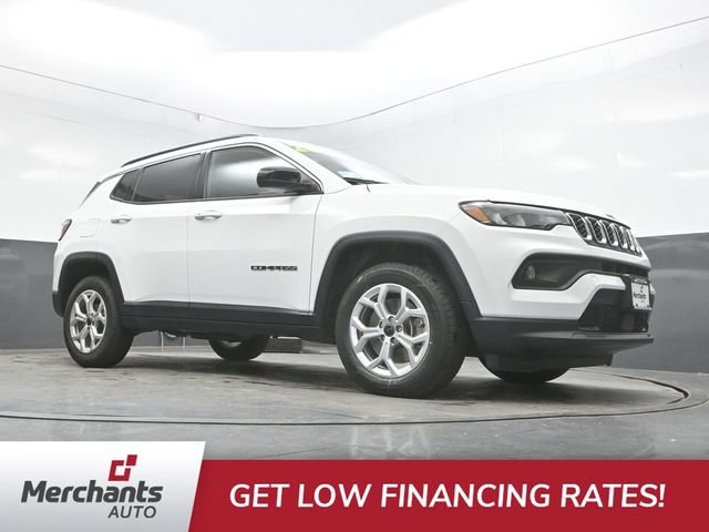 Used 2025 Jeep Compass Latitude AWD/4WD image 33