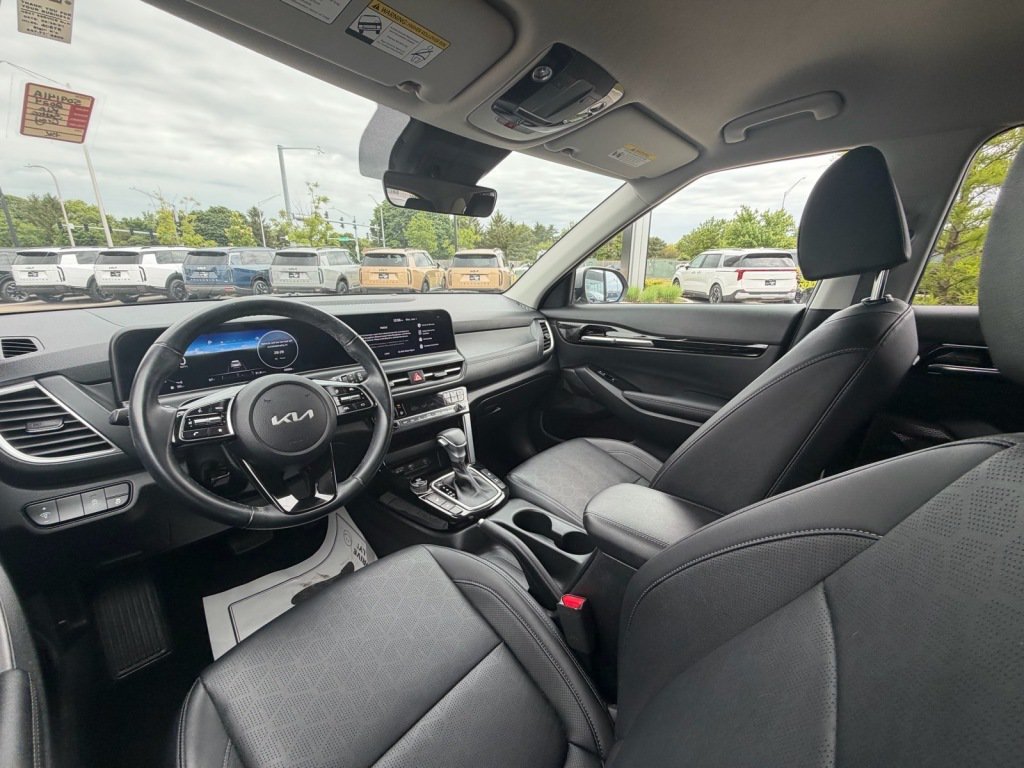 Used 2024 Kia Seltos EX FWD image 8