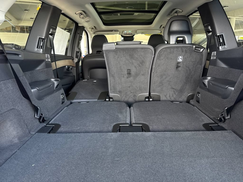New 2026 Volvo XC90 T8 Plus AWD/4WD image 15