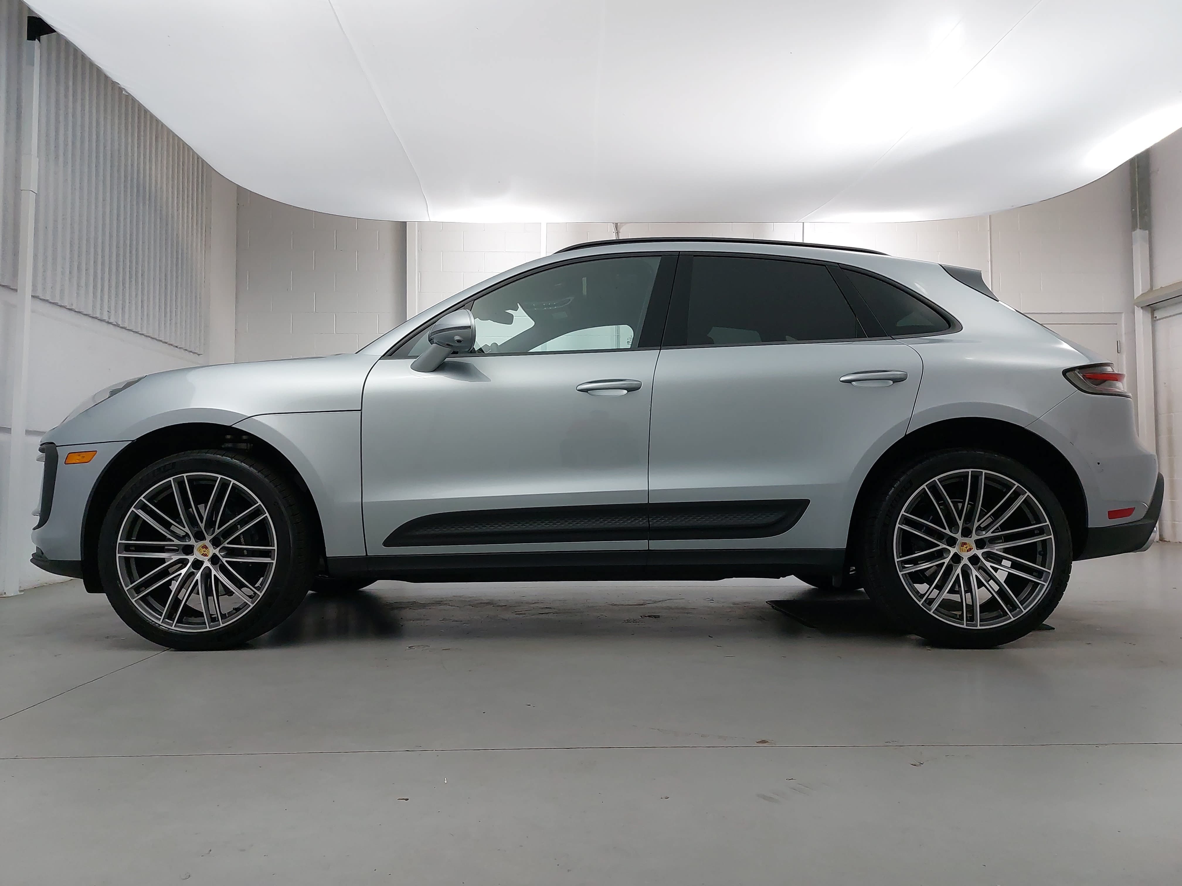 Certified 2026 Porsche Macan AWD/4WD image 2