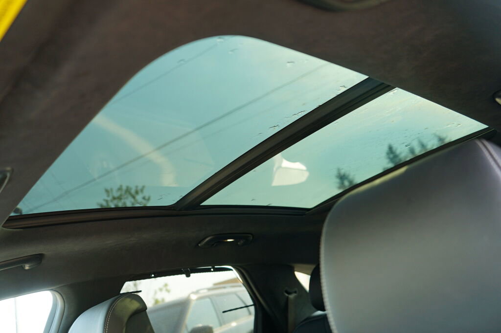 Used 2025 Genesis GV70 3.5T Sport w/ Sport Prestige Package image 32