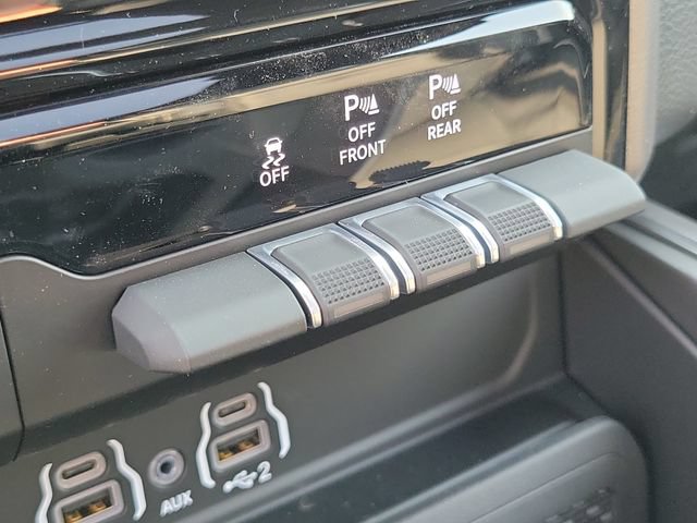 New 2026 RAM 1500 Laramie w/ Sport Appearance Package AWD/4WD image 30